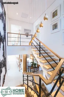 how much does a realtor charge to sell a house